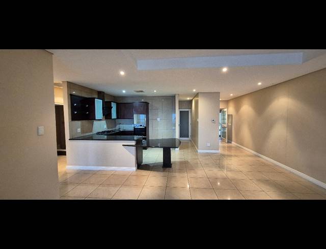 3 BEDROOM APARTMENT FOR SALE IN LA LUCIA